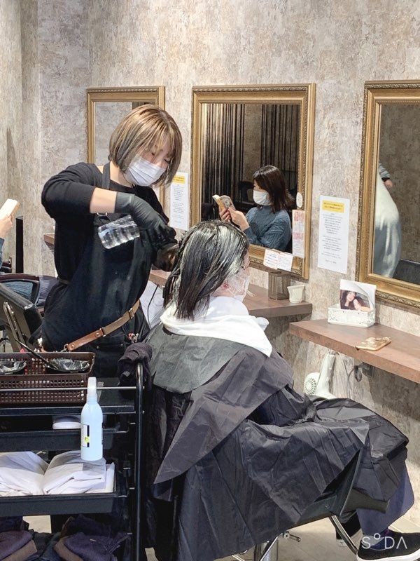 【西新駅】≪社会保険完備≫≪社会保険完備≫◆月給20万円スタート◆スタイリストデビュー1年で可能!!営業中のレッスンOKなので時間を有効に使えます!!営業後のレッスンは強制なし!カリキュラムがあり安心して技術を学べます!楽しく安心して成長できるためにできることを有言実行しているヘアサロン「TIERRA 西新店(ティエラニシジンテン)」からアシスタント(美容師)の求人☆★