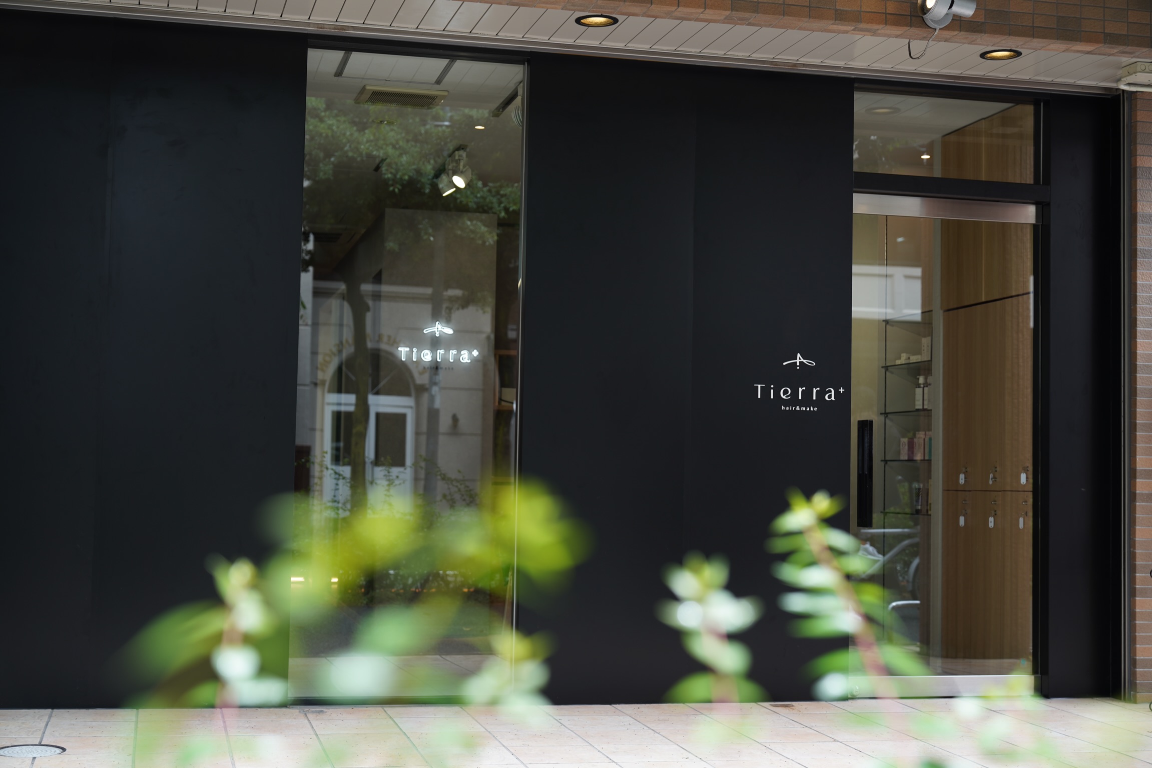 【西鉄平尾】≪正社員／パートアルバイト／時短社員の選択可能・高月給・歩合率40％以上・入客チャンスあり≫入社初月から月給35万円可能です！新規・フリー毎月100名以上の集客力！！福利厚生が充実しているヘアサロン「TIERRA＋（ティエラ）」からスタイリスト（美容師）の求人☆★