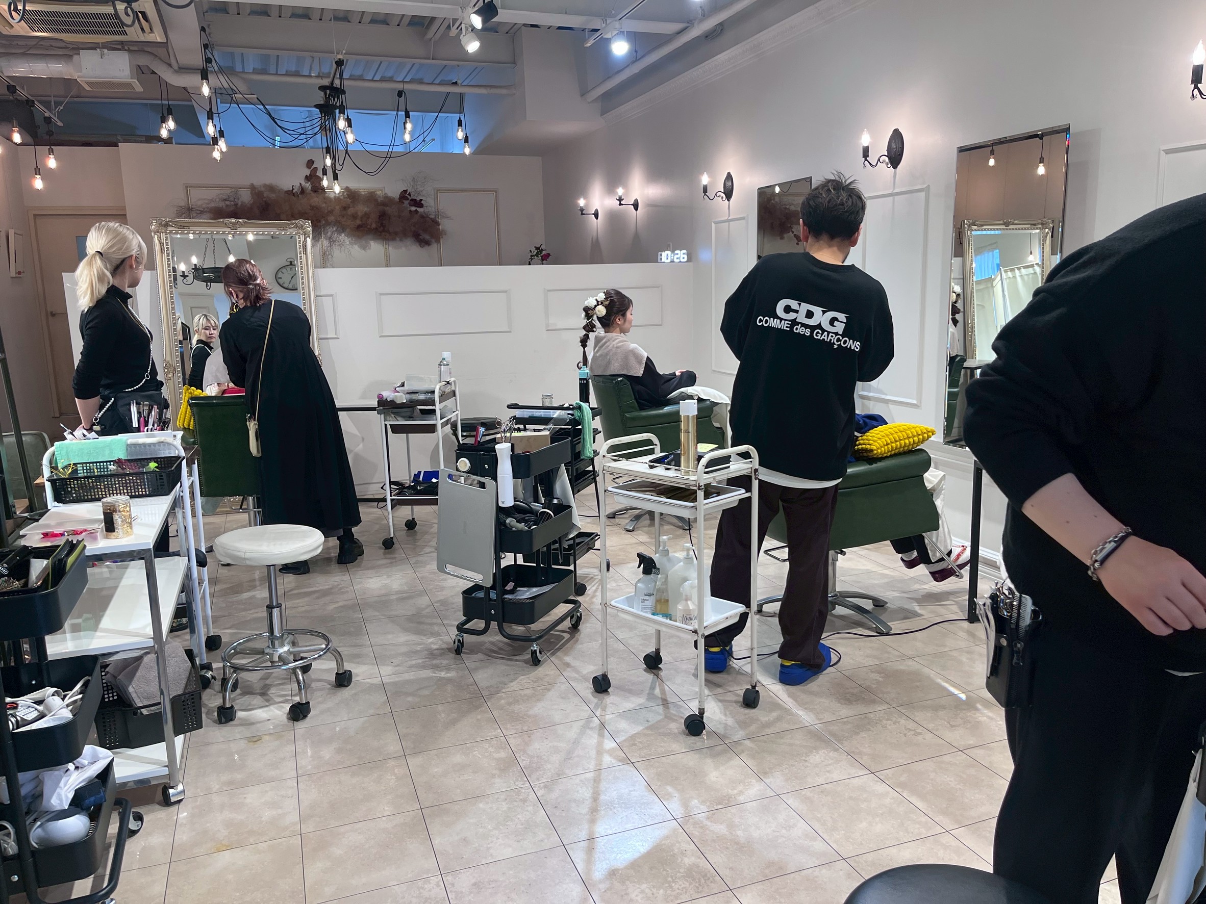 【香椎照葉】◆完全週休2日・毎週2連休・社保完備・月給22万円~・車通勤の場合駐車場あり・早期スタイリストデビューも可能・ウィッグ支給あり◆お仕事、プライベートのメリハリを大切にしています!小規模少人数でお客様としっかり関わるヘアサロン「Le Coeur(ルクール)」からアシスタント(美容師)の求人☆★☆