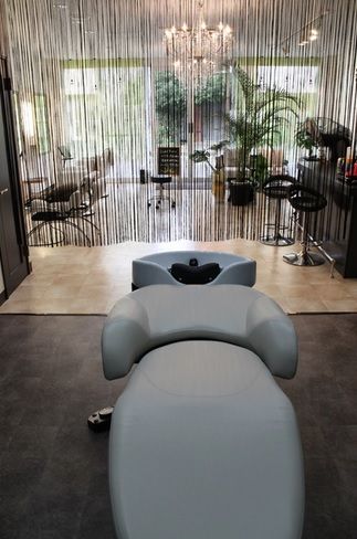 【千早】自分のペースで技術向上を目指していけます！！ドンドン入客を担当する事が出来るので多くのお客様と関われますよ♪少人数×地域密着型サロン「Bond Hair for men & ladies(ボンド ヘアー フォー メン アンド レディース)」からアシスタント（理容師）の求人☆★