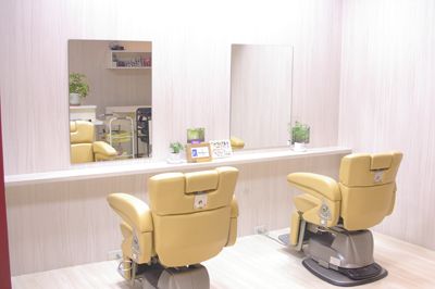 【住吉】男女の来客割合が5:5なので性別に偏りなく入客出来ます!!月のお休みに加えて年間10日間のお休みがもらえるのでどう使うかは自分次第♪ユニセックスサロン「OFA’S HAIR 博多住吉店(オファーズ ヘアー ハカタスミヨシテン)」からアシスタント(理容師・美容師)の求人☆★☆