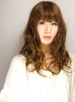 【西大路】■マツエク・ネイル・着付けも学べる■お客様第一!!を掲げ京都に展開！その中でスタッフさんの幸せも考え、働きやすい環境を整えています。Rail Intact（レールインタクト）からアシスタント(美容師)の求人☆★