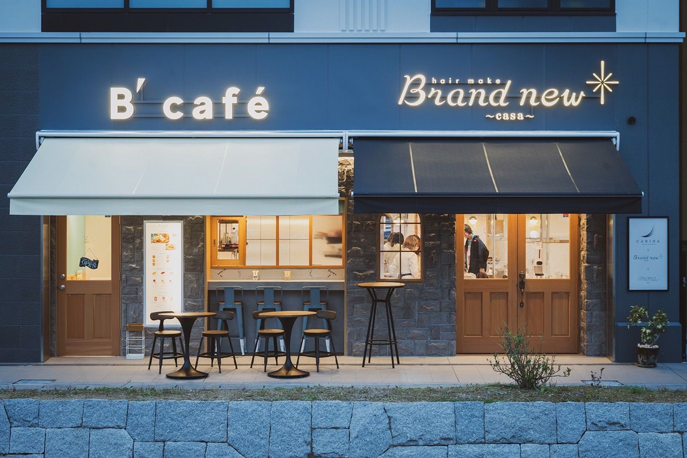 【大和西大寺駅】≪月8日休み≫≪社会保険完備≫≪早期デビュー可能≫≪アイリスト兼任OK≫カフェも併設する人気ヘアサロン!「hair make Brand new〜casa〜 西大寺南ロータリー店(ヘアメイクブランニューカーササイダイジミナミロータリーテン)」からアシスタント(美容師)の求人☆★☆