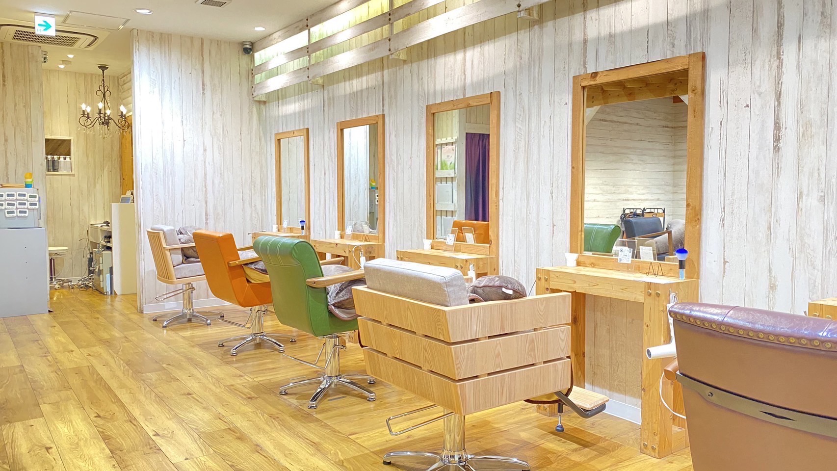 【天王寺】≪月8日休み≫≪社会保険完備≫≪早期デビュー可能≫好条件&充実の教育体制が揃う人気ヘアサロンが手掛けるメンズサロン！「The First Carry -MENS SALON-（ザファーストキャリーメンズサロン）」からスタイリスト（美容師）の求人☆★☆