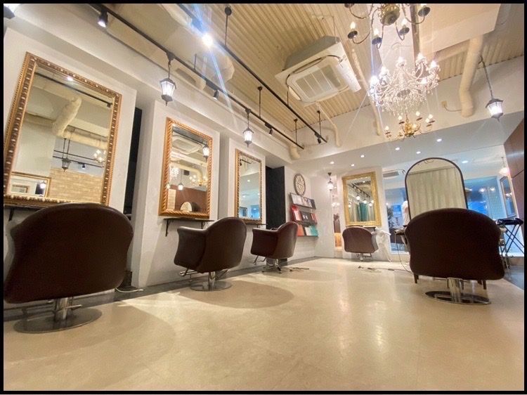 【烏丸】◆土日休み相談可能・マツエクも学べる・早期デビュー可能・営業時間内レッスン可能・社会保険完備◆芸能人のヘアメイクも務めた某有名サロン出身オーナーさん在籍！あなたの希望に合わせたフレキシブルな勤務が可能です！「GRAND LINE（グランドライン）」からアシスタント（美容師）の求人☆★