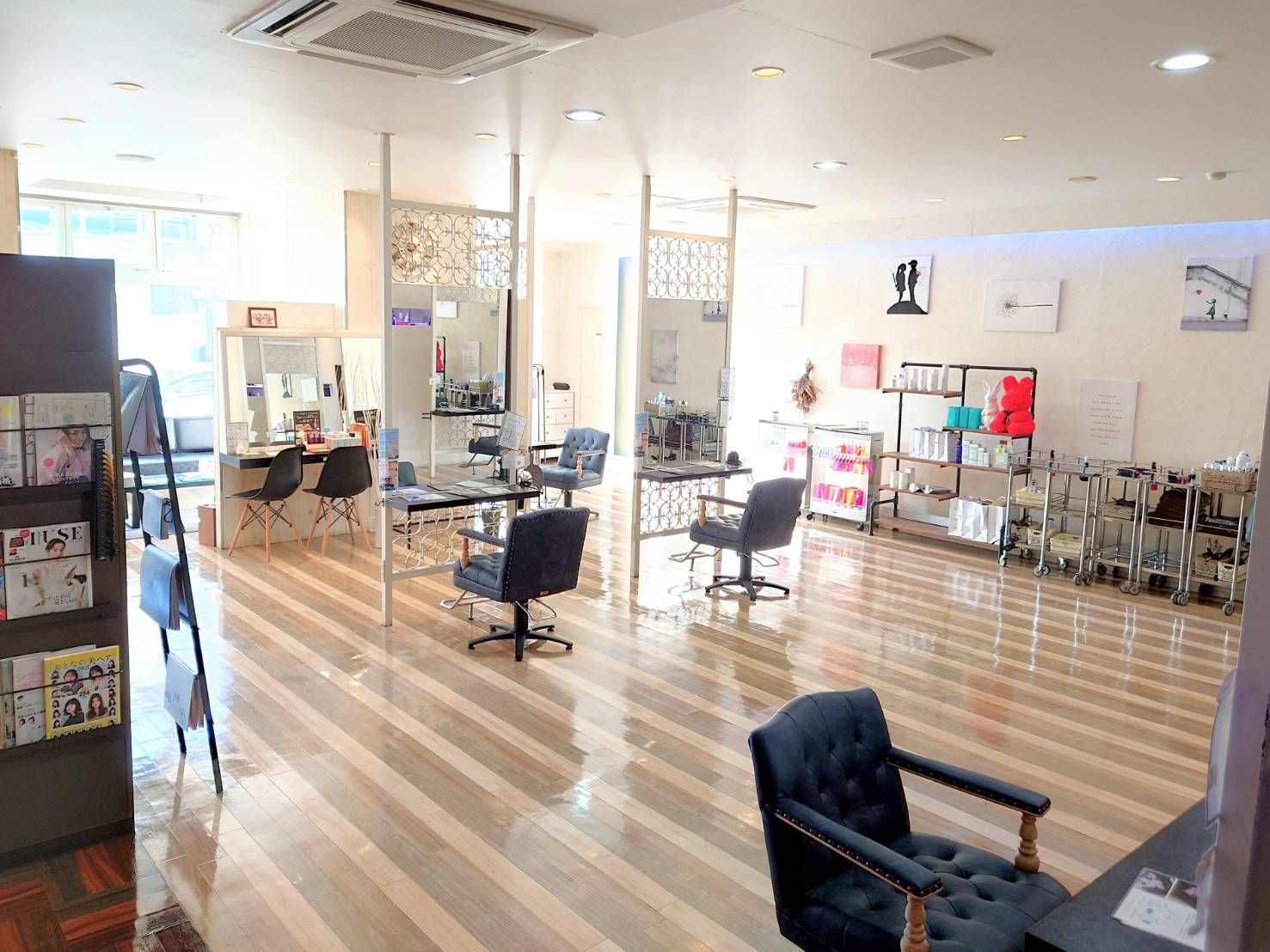 【蒲生】≪完全週休2日制≫≪社会保険完備≫≪月1回早帰りあり≫≪最短2年デビュー≫ヘアケアを重視したトレンド発信サロン!!充実のサポート教育体制によりトップスタイリストへ!安心して美容師として成長出来る環境です!!!「RUSSO 蒲生店(ルッソガモウテン)」からアシスタント(美容師)の求人☆★☆