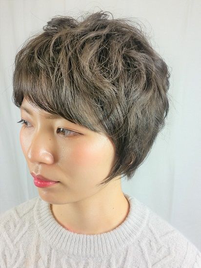 【名島】★日曜日のお休みあり★隔週週休2日と日曜日18時まででプライベート充実♪あなたの経験を給与で評価するヘアサロン「「Hair make Lily(ヘアメイクリリー)」からスタイリスト(美容師)の求人★☆★