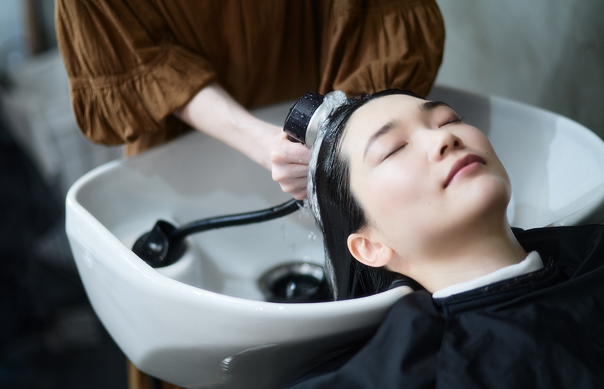 【高の原】≪社会保険完備≫ママさん美容師も働きやすい環境!カウンセリングに注力をいれているので、技術力だけでなく、提案力も身につきます!「FLOVE Glam(フローブグラム)」からスタイリスト(美容師)の求人☆☆