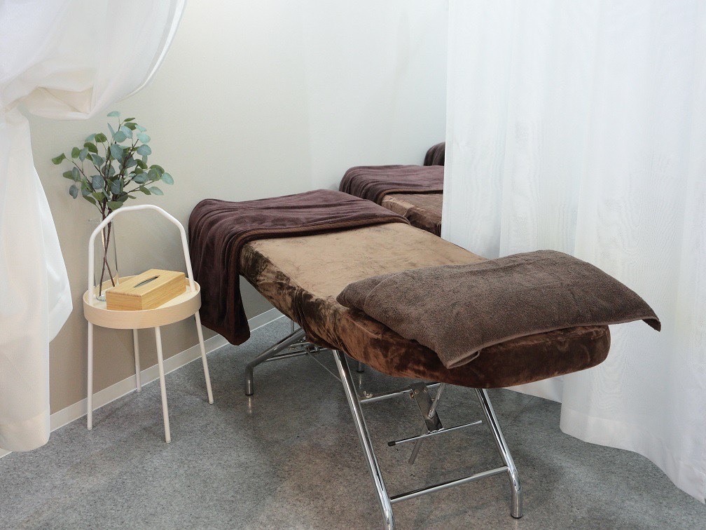 【南森町／大阪天満宮】≪完全週休2日☆未経験OK☆社保完備☆モデルサポート万端☆≫″Pualice（ピュアリス）″ 人間性や働く環境を大切にした温かい雰囲気の人気サロン  スタッフの定着率がよく、働きやすいサロンです  アイデザイナー・アイリスト(アイラッシュ・まつげエクステ)の求人☆☆