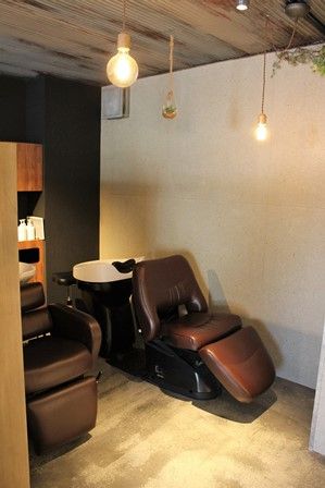 【松ノ浜】駅前すぐのプライベートヘアサロン★お客様もスタッフも「笑顔」になり、楽しく働けるサロンを目指します♪スタッフのペースに合わせたレッスンを行い、夜は遅くならないようにしていきますよ！RISUSU（リースス）からアシスタント（美容師）の求人☆★☆