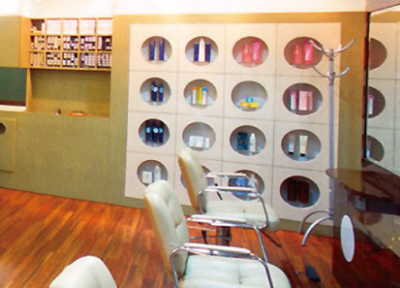 【徳庵】■月給19万円スタート■全店でイベントやご飯など、すごく仲の良い会社ですよ♪リーズナブルな価格且つ、ハイクオリティーな施術で数々の女性を魅了し続けるサロンDoigt de fee CROWD(ドゥワドフェ クラウド)からアシスタント(美容師)の求人☆★☆