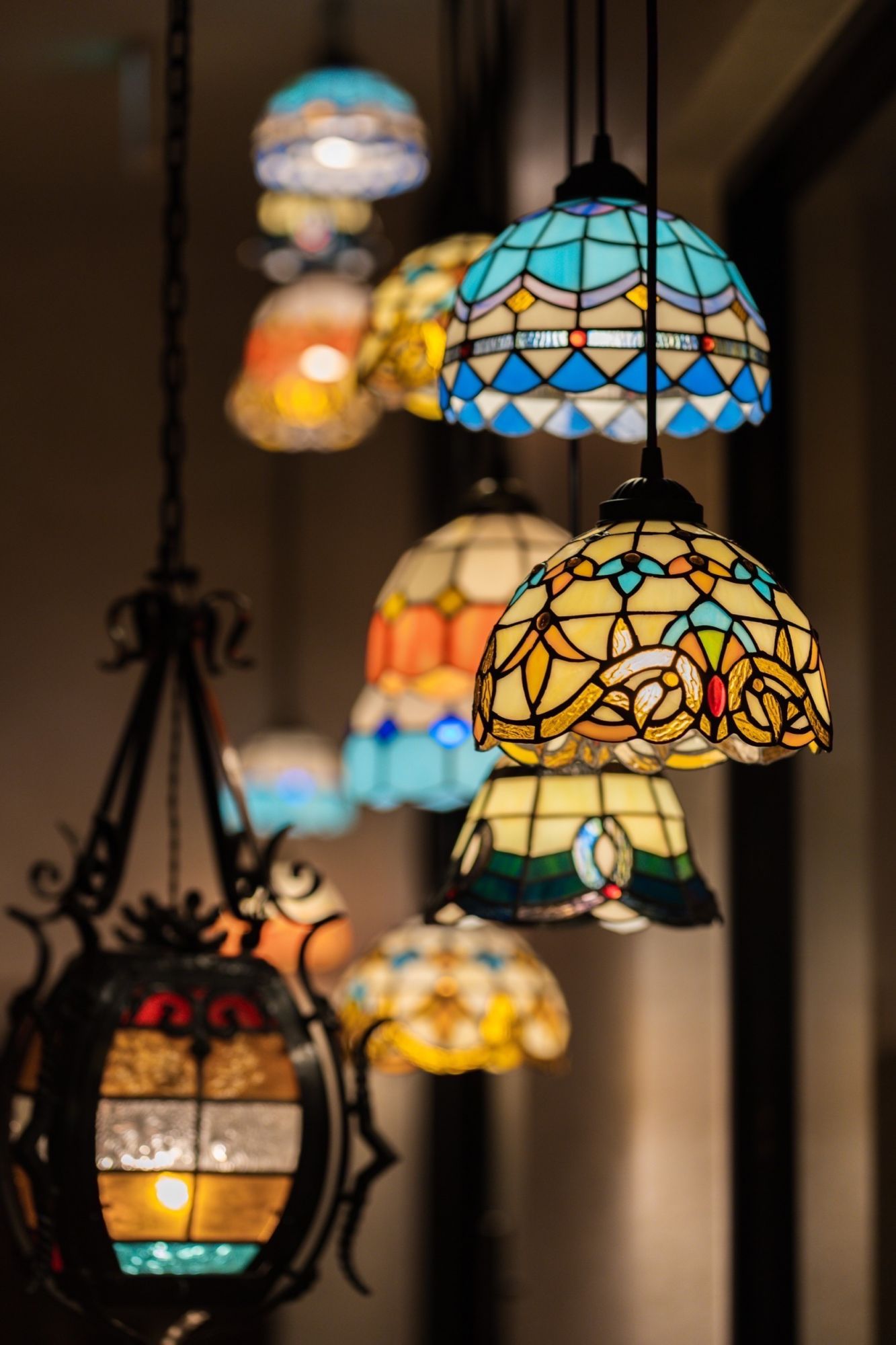 【警固】≪社会保険完備・月休7,8日・月給19万円〜≫多くの仲間と成長しスタイリストを目指します!!数多くの賞を受賞されたオーナーさんを中心にスタッフ全員でお客様の笑顔を創るヘアサロン「FAVOR 警固店(フェイバーケゴテン)」からアシスタント(美容師)の求人☆★