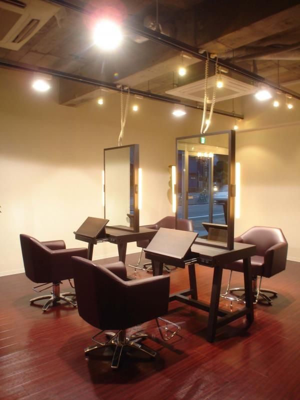 【中尾1丁目】小規模×地域密着型なのでお客様お一人お一人にしっかり関わる事ができます♪レッスンはオーナーさんから直接学べるのも魅力的のひとつ☆温かい人柄のスタッフさん達が揃うアットホームなヘアサロン「DELTA CREME For Hair（デルタ クレム フォー ヘアー）」からJr.スタイリスト・スタイリスト（美容師）の求人☆★☆