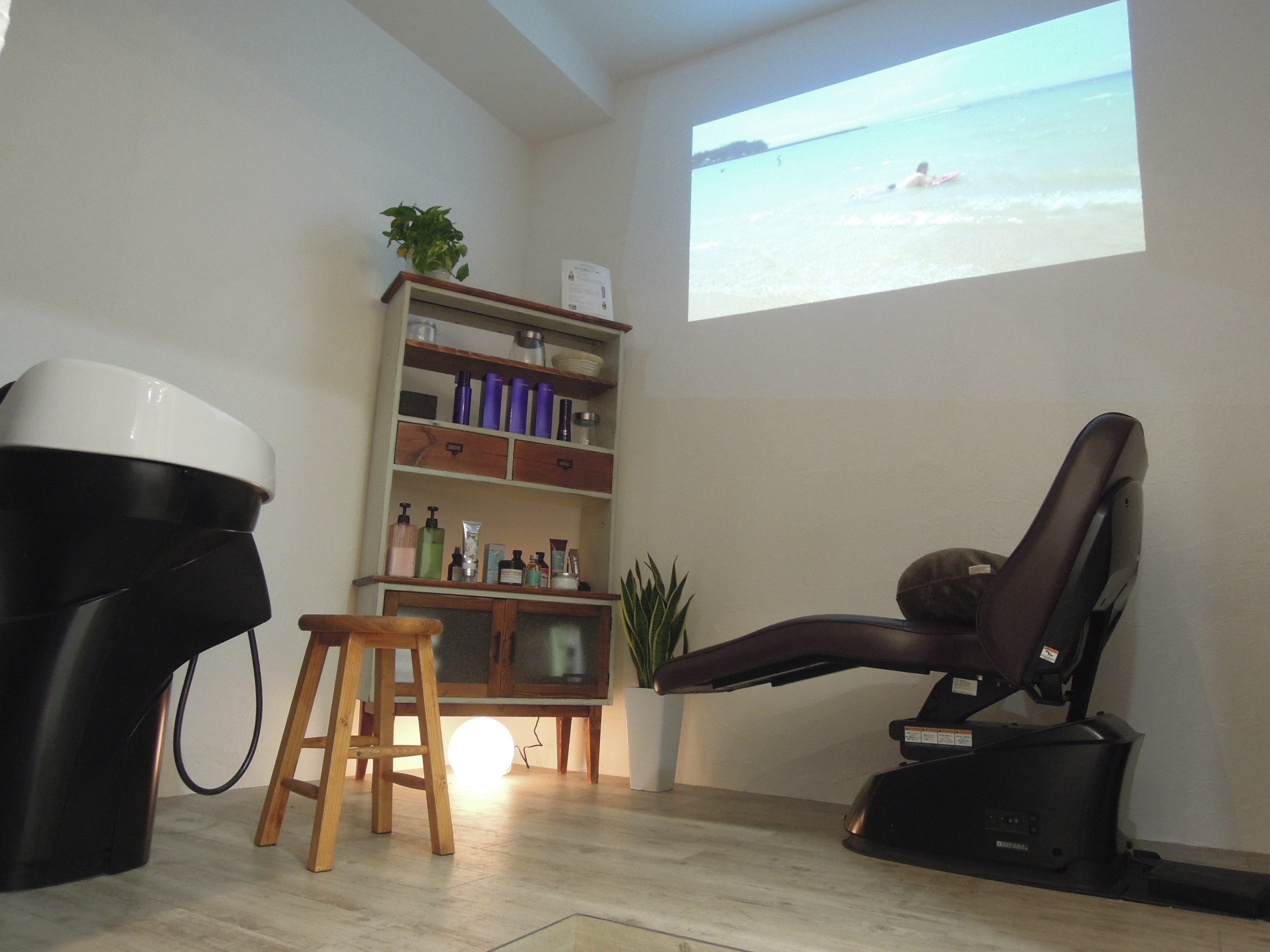 【住吉】◆1店舗なのでヘルプなし・月8～10日のお休み・社会保険完備・月1回日曜日が公休・毎月3連休あり・残業なし・基本マンツーマン接客◆ノルマを設けずスタッフが一つのチームとなってお客様の美をサポート！！長くお仕事できる環境が揃ってます！ノルマなし・残業なし・自由に働ける小規模サロン「fio hair design（フィオヘアーデザイン）」からスタイリスト（美容師）の求人☆★