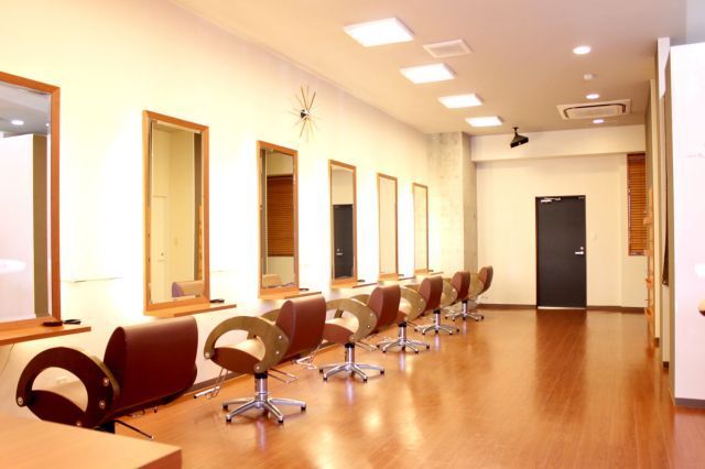 【香椎宮前】人気の受付業務！！地域密着型でアットホームな美容室ROBE HAIR（ローブ ヘアー）からレセプション（美容師）の求人☆☆