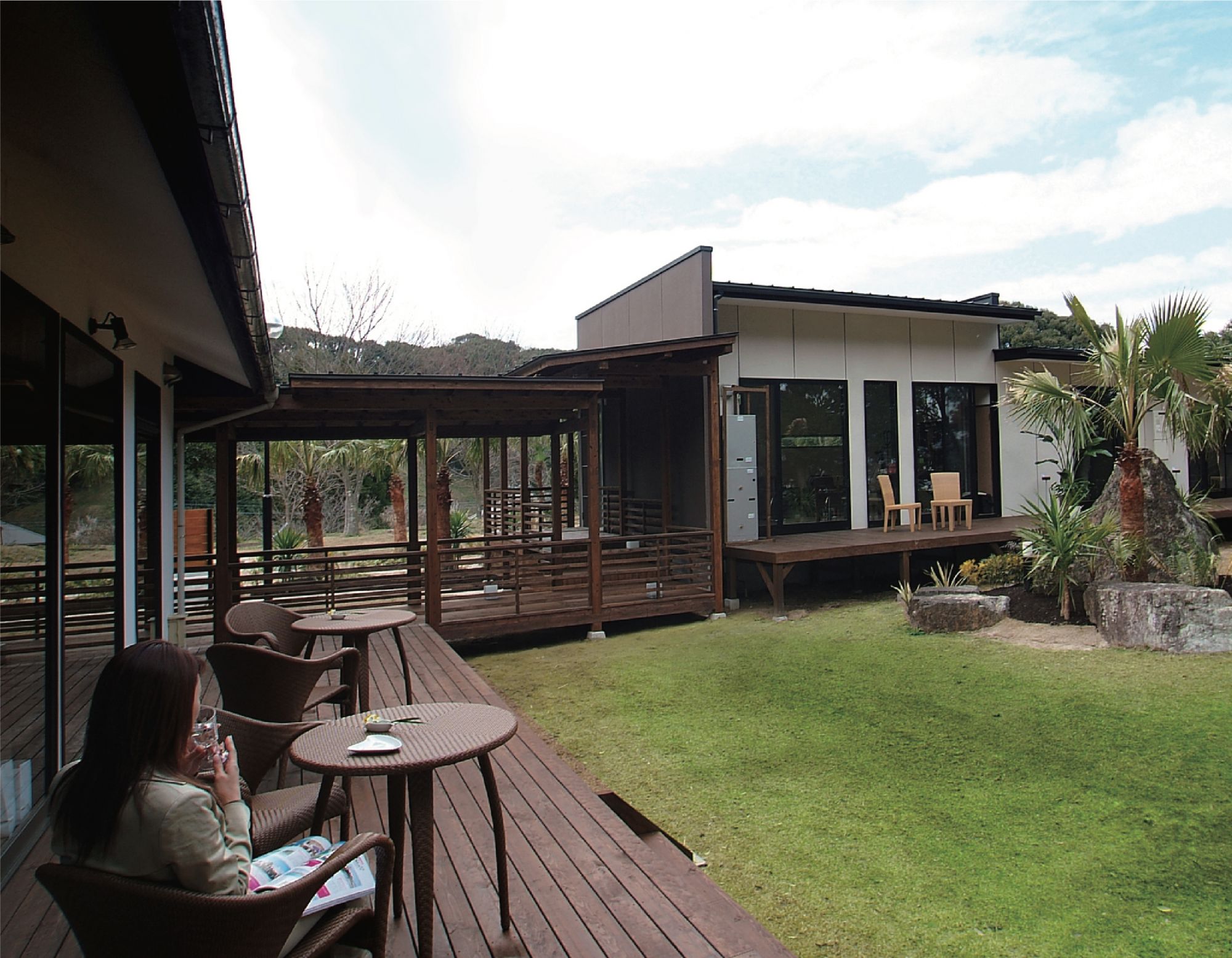 【葉山】パートアルバイトは土日祝休み＆短時間勤務相談OK！正社員は実働8時間・社会保険完備・ママさん美容師も活躍、産休育休あり！急な子供さんの病気等にも速やかにお休みの対応可能。将来の独立も応援！！コンテスト受賞者から直接技術を指導してもらえるので高い技術が学べドンドン成長できる「AVEC PLAISIR 葉山店（アベックプレジールハヤマテン）」からアシスタント（美容師）の求人☆★