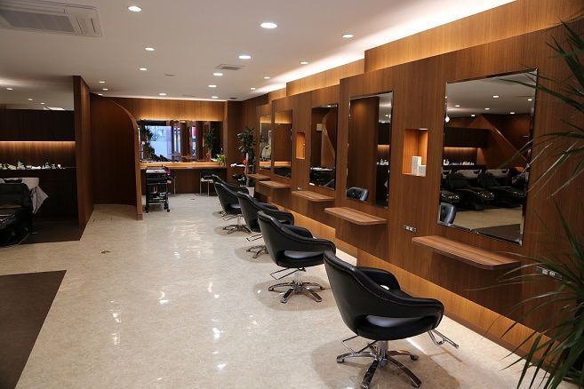 【けやき通り】≪社会保険完備≫長く通われている方も多く幅広い世代のお客様が来店♪サロンワークを中心とし、日々の実践で技術を高めていく「 Hair Salon OKi（ヘア サロン オキ）」からスタイリスト（美容師）の求人☆☆