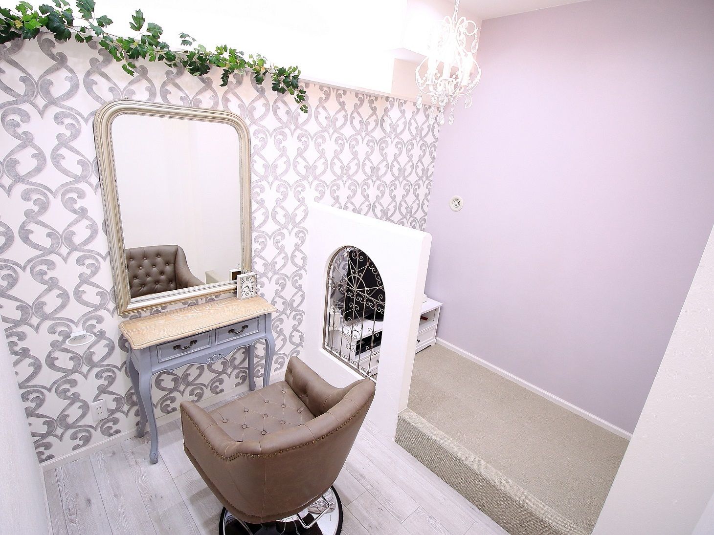 【千林】≪完全週休2日制！ウィッグ代サロン負担！営業時間内レッスンOK！社会保険完備！≫リゾート感あふれる可愛らしい店内が特徴的！プライベートも大切にできる超好待遇サロン「cherie（シェリー）」からアシスタント（美容師）の求人☆☆