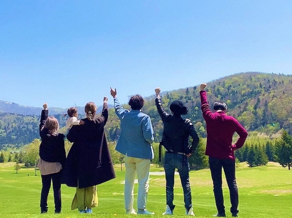 【弥刀】≪完全週休2日制≫≪社会保険完備≫医療美容や毛髪科学にも力を入れており、新しいことにもどんどん挑戦していきます！他のサロンではなかなか学ぶことのできない技術も習得可能！「HAIR CREATION CRAFT（ヘアークリエイションクラフト）」からアシスタント（美容師）の求人☆★☆