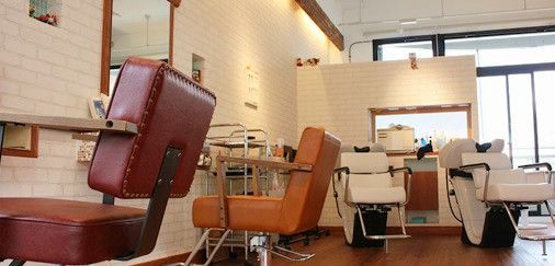 【けやき通り】≪月給17万円スタート！！≫≪パート・アルバイト募集≫ずっとアシスタントとしての勤務もOK♪レッスンは基本営業時間内に行う「apres hair & make up（アプレ ヘアー アンド メイク アップ）」からアシスタント（美容師）の求人☆☆