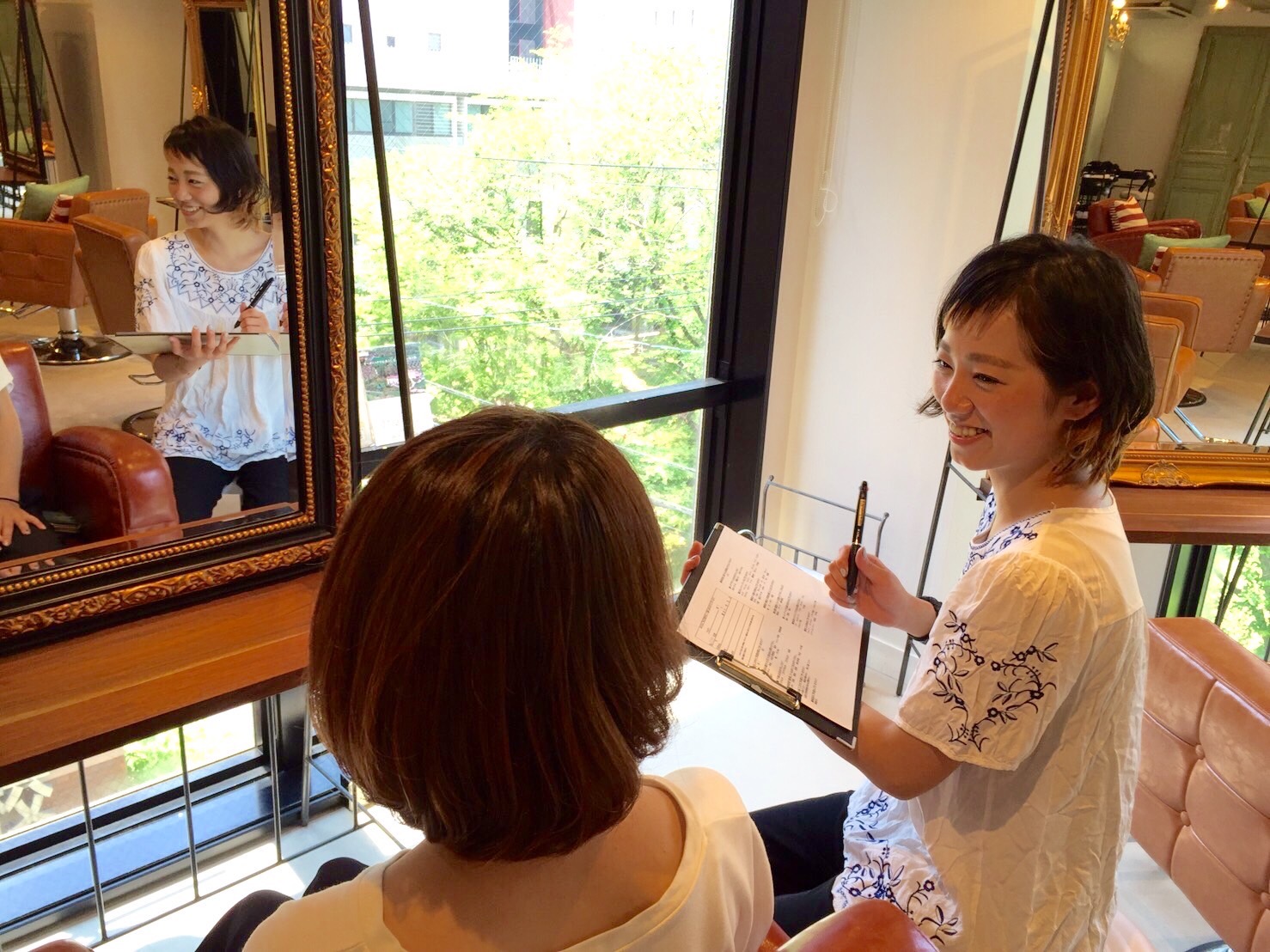 【万富】◆完全週休2日制・有給休暇あり・18時退勤・月給23万円スタート◆時短社員も歓迎！ブランクのある方もしっかりとした研修制度で安心！カットカラーはもちろん髪質改善にも特化した1万円以上の高単価で無理なく入客可能です！抜群の待遇で長く働けます！「eclat by sakura hair（エクラバイサクラヘアー）」からスタイリスト（美容師）の求人☆☆