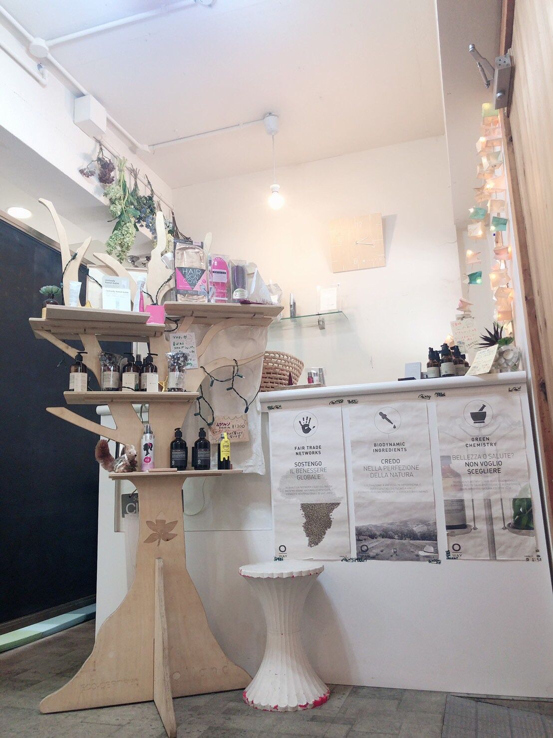 【四ツ橋】≪月7,8日休み♪≫≪営業中のレッスンOK♪≫遅くまで残る事も少ないのでプライベートも充実出来ます☆着付けなど幅広い技術を学べる地域密着型サロン！！“Capelli Malena（カペリ マレーナ）”からアシスタント（美容師）の求人★☆