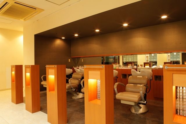 【下松】≪完全週休2日制≫≪社会保険完備≫≪アシスタント月給20万円スタート≫充実の待遇面で長く安心して活躍できる！女性は髪からもっと素敵になるをコンセプトに、確かな技術と癒しを提供する人気ヘアサロン『ROZA seed（ローザ シード）』からアシスタント（美容師）の求人☆☆