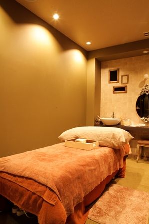 【貝塚駅】≪完全週休2日制≫≪社会保険完備≫≪アシスタント月給20万円スタート≫充実の待遇面で長く安心して活躍できる！女性は髪からもっと素敵になるをコンセプトに、確かな技術と癒しを提供する人気ヘアサロン『ROZA germe（ローザジェルム）』からアシスタント（美容師）の求人☆☆