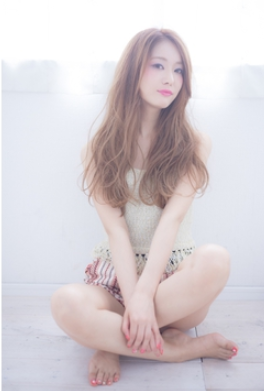 【南森町】≪あなたの働きたいスタイルで働けるサロン≫≪施術時間もあなたが決められる≫≪時給1200円～≫≪月30万円または26万円の最低保障給制度あり≫≪入客チャンス抜群≫≪平均客単価6000～7000円≫基本マンツーマンでの入客！小規模の地域密着型の口コミ評価が高いサロン！「illu hair LILA（イルヘアーライラ）」からスタイリスト（美容師）の求人☆★☆