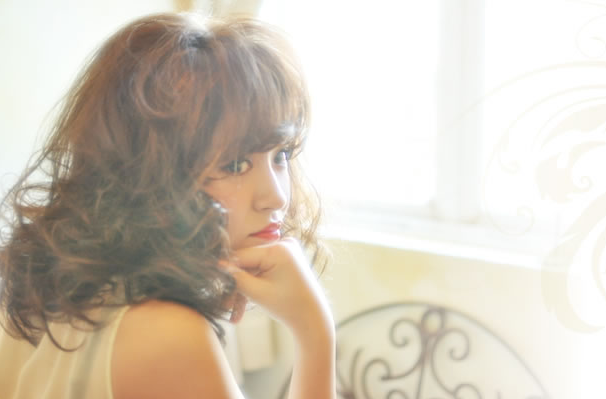 【住之江公園】≪社会保険完備≫≪住宅支度金支給≫未経験・新卒生も歓迎☆高い技術で地域から最新トレンドを発信するオシャレなヘアサロン☆「Die Hare（ディハーレ）」からアシスタント（美容師）の求人★☆