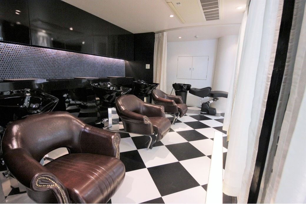 【梅田】《月間新規客1000人以上》関西No.1の集客実績！！！！高単価でしっかりと稼いでいくことができます！無理な掛け持ちは無しで働きやすい“WORLD ORDER 梅田茶屋町店（ワールドオーダーウメダチャヤマチテン）”から業務委託のスタイリスト（美容師）の求人☆★☆