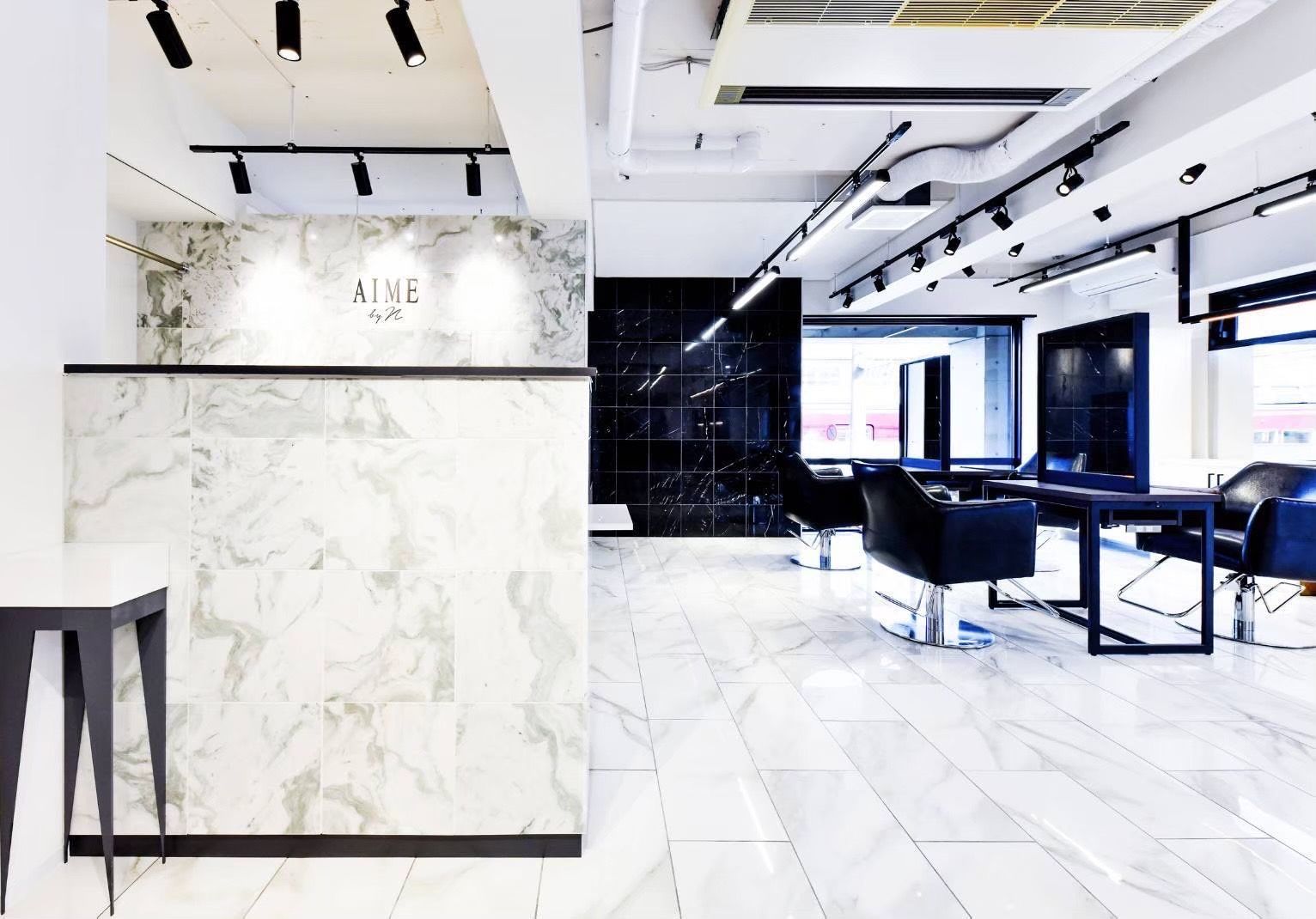 【桂】≪デビューまで最短1年≫≪月8日休み≫≪社会保険完備≫≪20時までに退勤可能≫個人レッスンは朝のみなので、プライベートの時間も大事に!美容師と兼任でアイラッシュとネイルもできるサロンです!!「AIME by noism(エイミーバイノイズ)」からアシスタント(美容師)の求人☆★☆