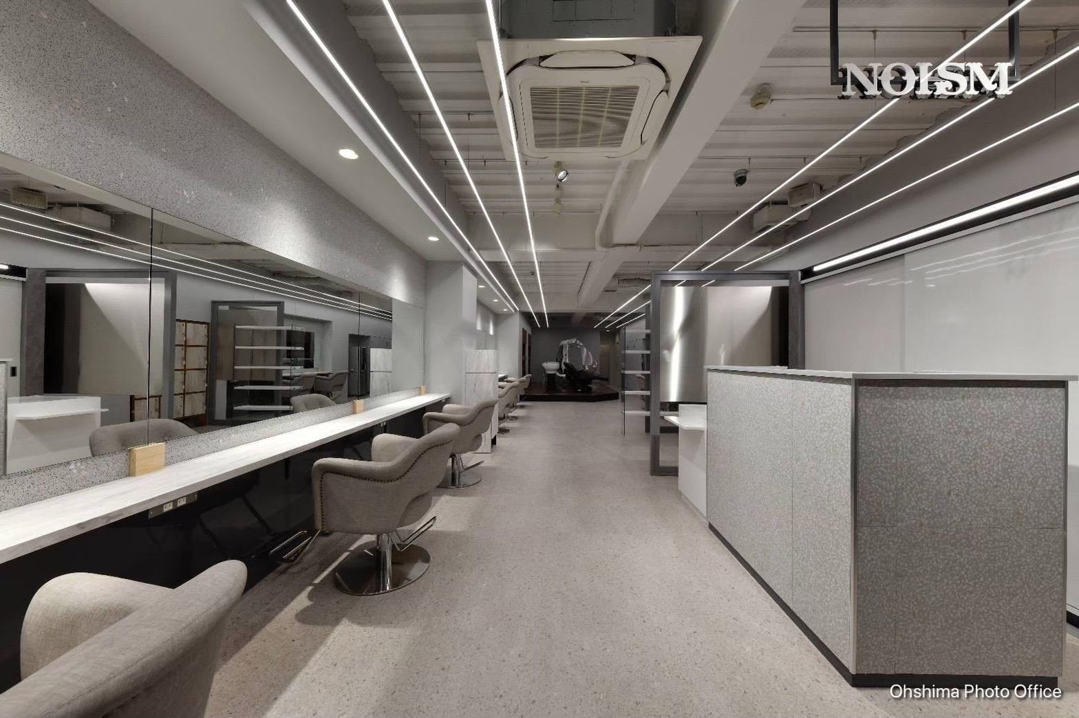 【河原町】≪デビューまで最短1年≫≪月8日休み≫≪社会保険完備≫≪20時までに退勤OK≫朝レッスンのみなので、プライベートの時間も大事にできます!美容師と兼任でアイラッシュとネイルもできるトータルビューティーサロン「NOISM eha 河原町店(ノイズエハカワラマチテン)」からアシスタント(美容師)の求人☆★☆