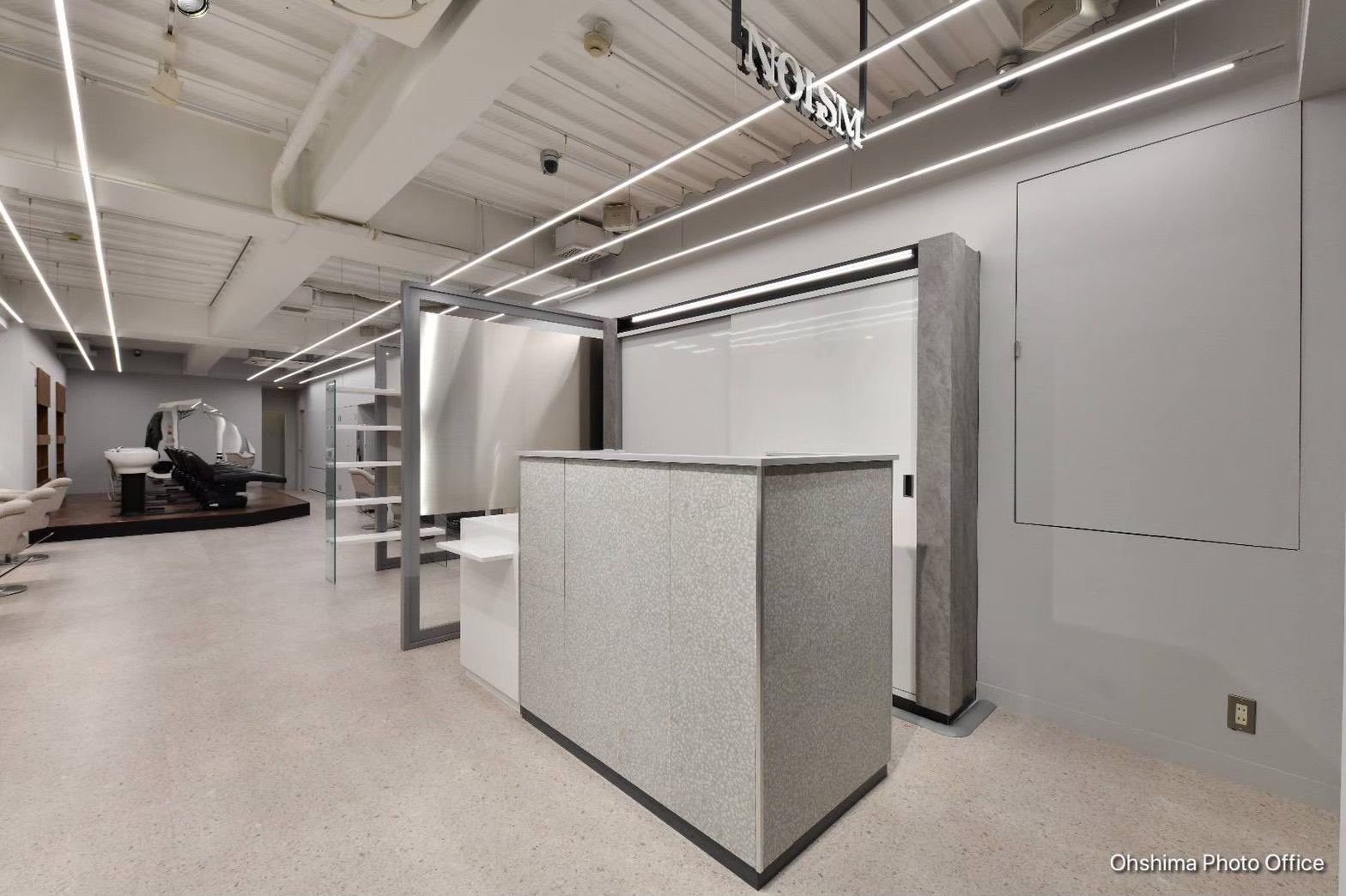 【河原町】≪デビューまで最短1年≫≪月8日休み≫≪社会保険完備≫≪20時までに退勤OK≫朝レッスンのみなので、プライベートの時間も大事にできます!美容師と兼任でアイラッシュとネイルもできるトータルビューティーサロン「NOISM eha 河原町店(ノイズエハカワラマチテン)」からアシスタント(美容師)の求人☆★☆