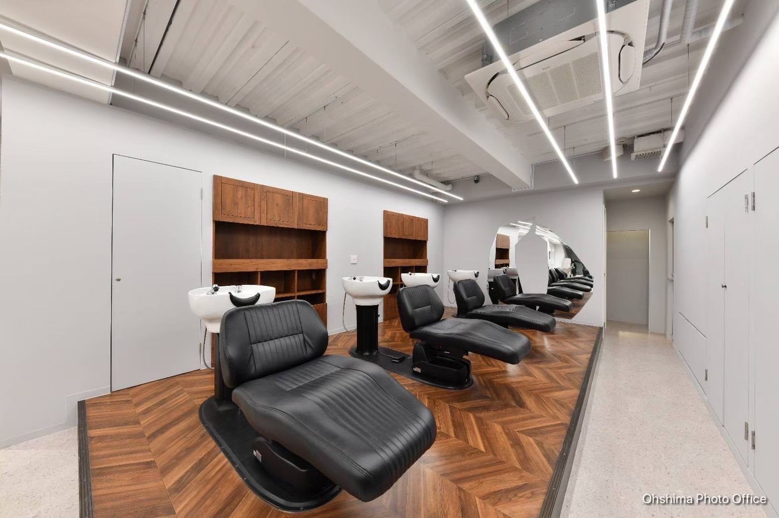 【河原町】≪デビューまで最短1年≫≪月8日休み≫≪社会保険完備≫≪20時までに退勤OK≫朝レッスンのみなので、プライベートの時間も大事にできます!美容師と兼任でアイラッシュとネイルもできるトータルビューティーサロン「NOISM eha 河原町店(ノイズエハカワラマチテン)」からアシスタント(美容師)の求人☆★☆