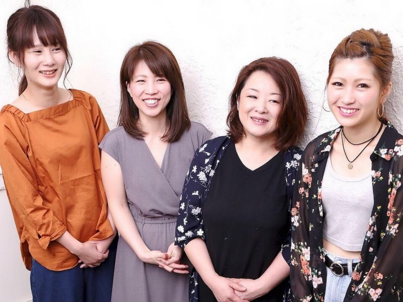 【学園前】◇◆社会保険あり◆◇長く勤めれば勤めるほど、条件UP！ハイキャリアの方でも安心して働ける環境が魅力です♪カラー専門店Lily（リリー）からカラーリスト（美容師）の求人☆★