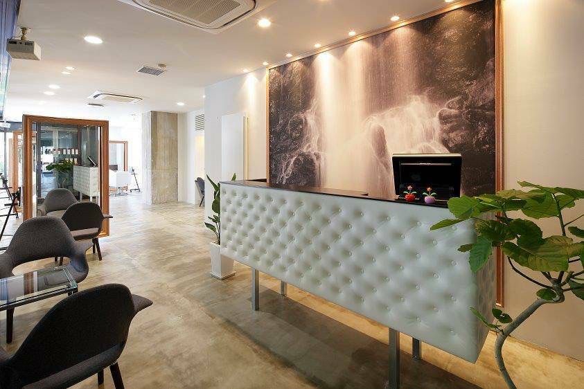 【学園前】≪中途アシスタント大募集≫≪アシスタント専任も大歓迎≫≪月給20万円≫≪≪社会保険完備≫≪月7,8日休み≫≪アシスタント専任もOK≫≪平均退社18〜19時台≫メイクや着付けも学べるサロン!30,40代のスタッフも活躍中!自分の個性を生かしながら働ける環境!「Blendz of arts(ブレンズオブアーツ)」からアシスタント(美容師)の求人☆★