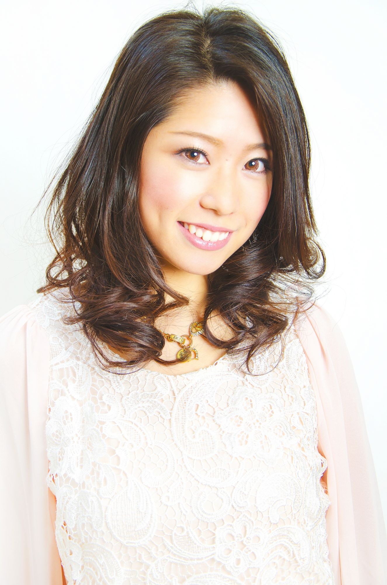【西宮北口】≪6ヵ月間の最低保障あり!!≫≪入客チャンスがイッパイ♪≫≪フリー/指名43%還元♪≫自分の時間もしっかり持てる完全歩合制の業務委託サロン“full marks 西宮北口店(フルマークスニシノミヤキタグチテン)”からスタイリスト(美容師)の求人☆★☆