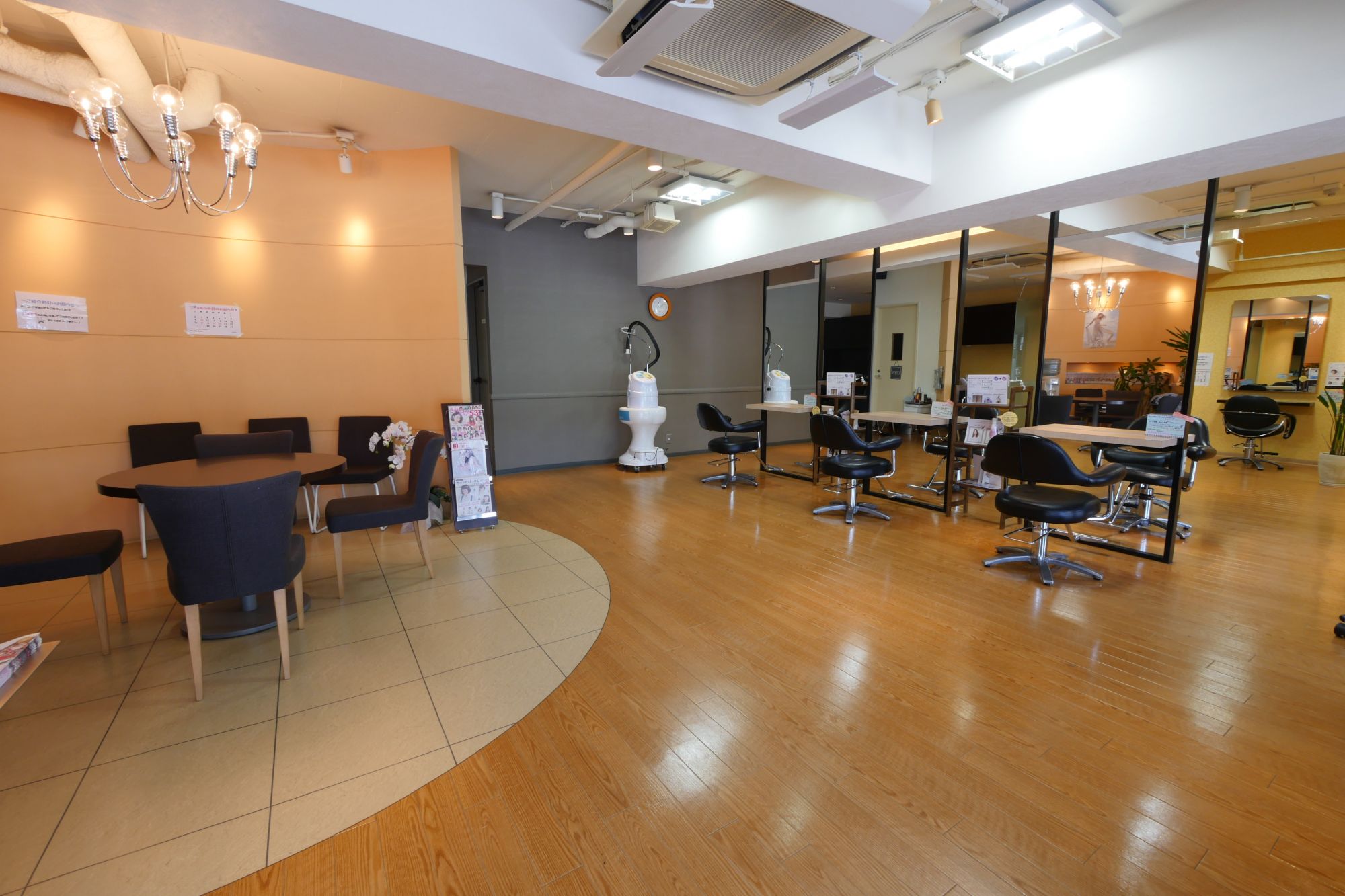 【学研北生駒】≪未経験・新卒生歓迎≫業界では珍しいアシスタントの歩合給あり♪充実したカリキュラムでステキな美容師に♪「ALLES（アレス）」からアシスタント（美容師）の求人☆★