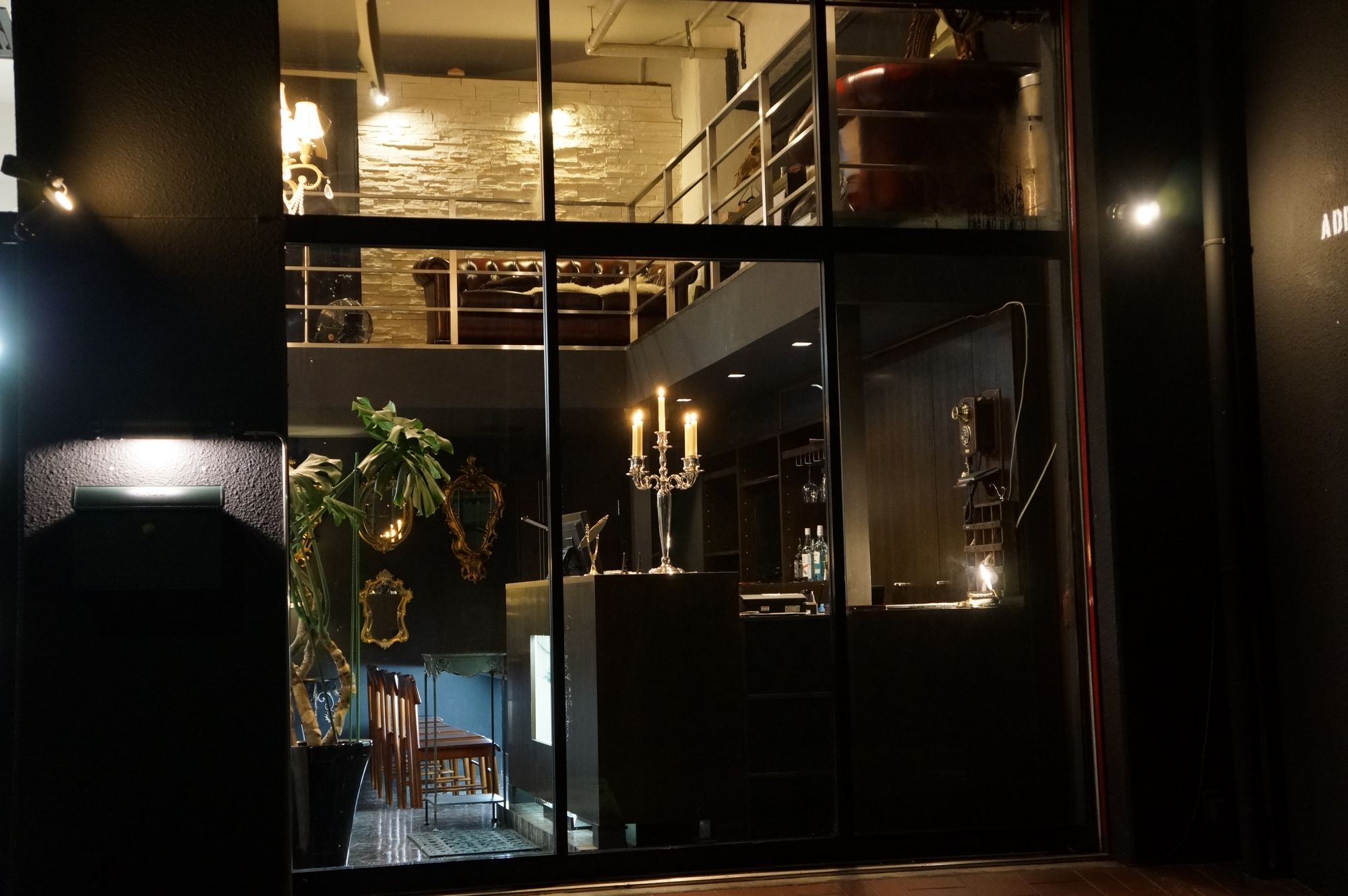 【緑地公園】≪平均19時に退店!!≫≪お誕生日休暇あり♪≫デビューまで高い技術を学びながらしっかりとサポート♪遅くまで残る事もないのでプライベートも充実出来ちゃいます!!アットホームサロン“addiction 1138(アディクション1138)”からアシスタント(美容師)の求人★☆