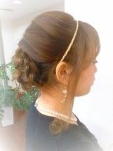 【近鉄奈良】≪社会保険完備≫≪平均退社時間19:00≫≪プライベート充実！≫みんなで協力して売上を上げるので全員で利益分配！入客チャンスあります！幅広い世代から支持をうけるユニセックスサロン「Hair Salon Unity（ヘアサロンユニティ）」からスタイリスト（美容師・理容師）の求人☆★☆