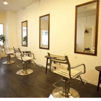 【学園前】≪平均20時退社♪≫≪入客チャンスあり！≫地域のお客様から絶対的支持のあるサロン！幅広い知識や経験を習得可能!!地域密着型のアットホームサロン♪「hair make ize（ヘアメイクアイズ）」からスタイリスト（美容師）の求人★☆