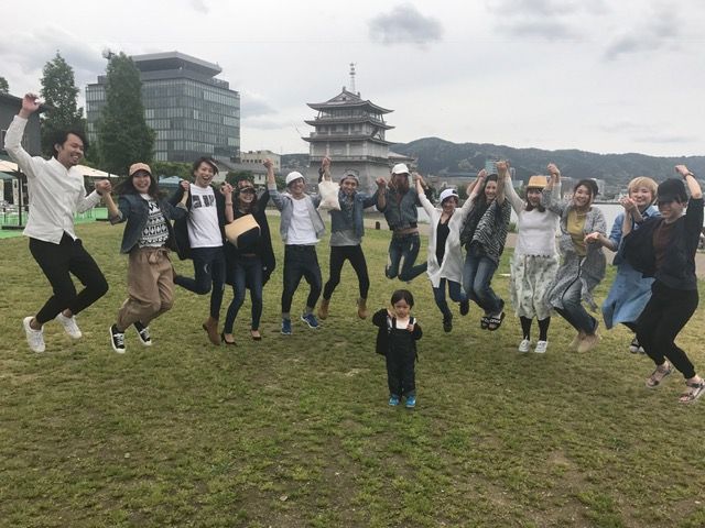 【京都駅】≪早期デビュー可能!≫≪社会保険完備≫≪平均退社19時≫入社3か月目からカットレッスン開始!独自のカリキュラムで1年半でデビュー可能♪「FLUX(フラックス)」からアシスタント(美容師)の求人☆☆