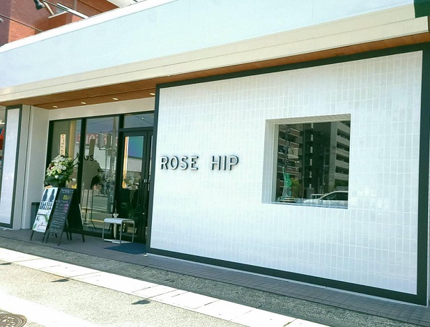 【姪浜】≪社会保険完備≫お客様一人ひとりにじっくり向き合う地域密着サロン!!最新の技術や商品を積極的に取り入れているのでお客様もスタッフも飽きさせません。家族のような雰囲気の「 ROSE HIP(ローズヒップ)」からアイリスト(アイデザイナー・まつ毛エクステ)の求人☆★