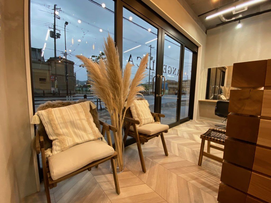 【京都駅】■フリー売上40％還元／指名売上45〜55％還元■フルタイムで30万円以上の月収はもちろん！週1日〜の勤務・土日のお休み・時短勤務など相談可能！完全マンツーマンで単価アップも狙いやすい環境ですよ！ANGELICA JR京都駅前店（アンジェリカジェイアールキョウトエキマエテン）からスタイリスト（美容師）の求人★☆