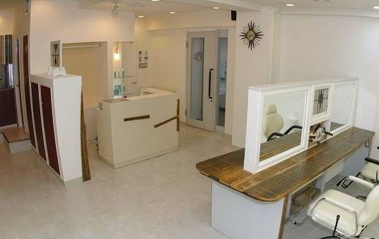 【武庫之荘】≪月給26万円スタート!!≫≪平均退社18時半!!≫遅くまで残る事がないのでプライベートも充実出来ちゃいます！お客様と密に関われる地域密着型アットホームサロン「Pj2（ピージェイトゥー）」からスタイリスト（美容師）の求人★☆