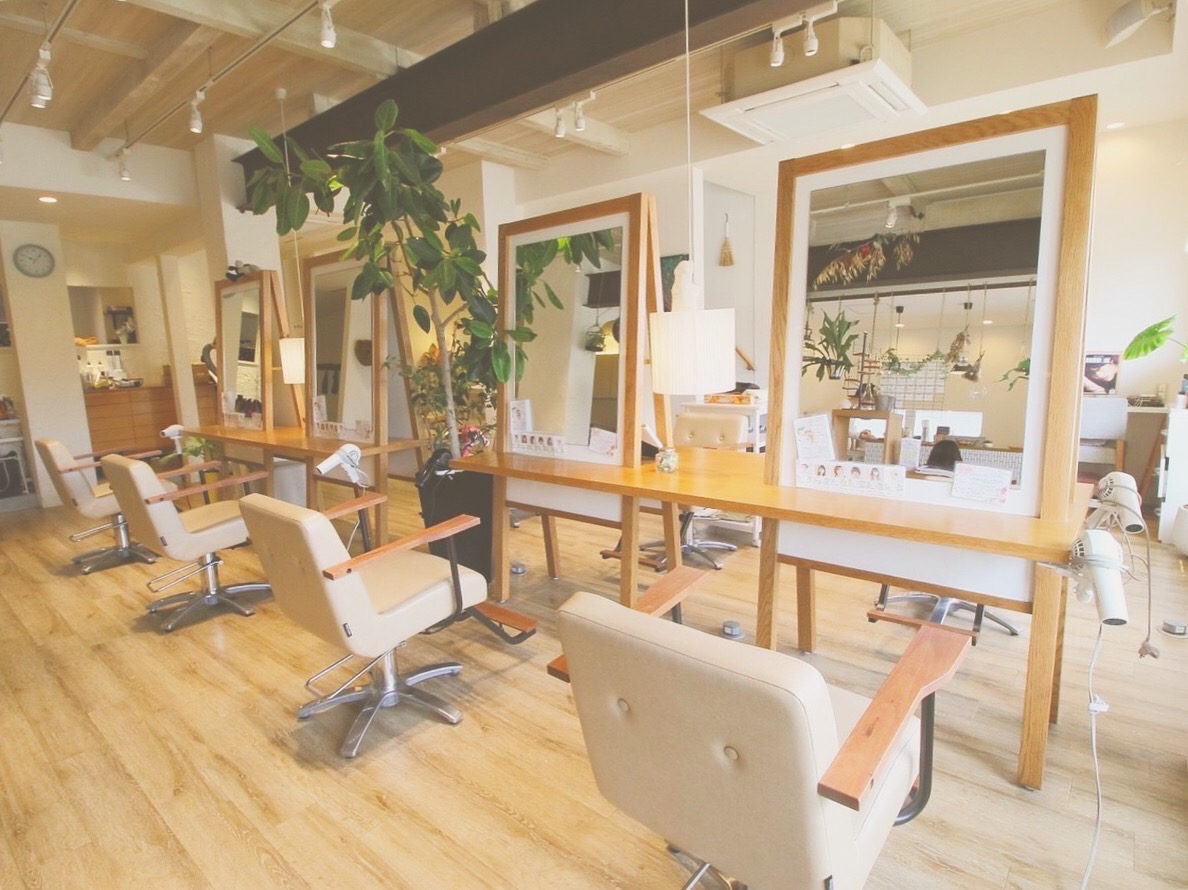 【萱島】≪5つの働き方から勤務形態を選べる≫≪完全週休2日制≫≪アイラッシュや着付けも学べる≫≪社会保険完備≫≪17時までの時短社員としての働き方もOK≫≪車通勤もOK≫≪自転車支給あり≫入客チャンスもあるので自分の顧客様を作りやすい環境！プライベートと仕事の両立が可能◎「Spring by R asiku（スプリングバイラシク）」からスタイリスト（美容師）の求人★☆