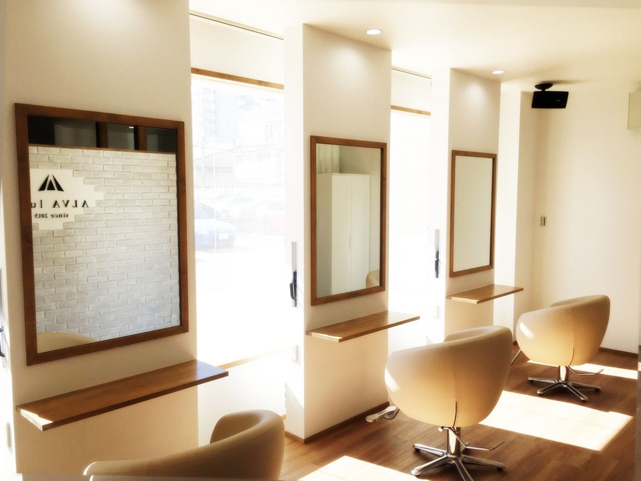 【三国】≪月7日休み≫地域のお客様と密に関われるアットホームな雰囲気!!自分のペースに合わせたカリキュラム設定でスタイリストデビューを目指してもらえるトータルビューティーサロン“ALVA luce（アルヴァルーチェ）”からスタイリスト（美容師）の求人★☆