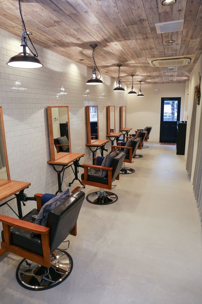 【昭和町】≪月給22万円≫≪有給休暇あり≫平均客単価12000円程の高単価サロン！19時退社なのでプライベートも充実できる環境！顧客がいる方優遇！！「hair atelier iti（ヘアーアトリエイチ）」からスタイリスト（美容師）の求人☆☆