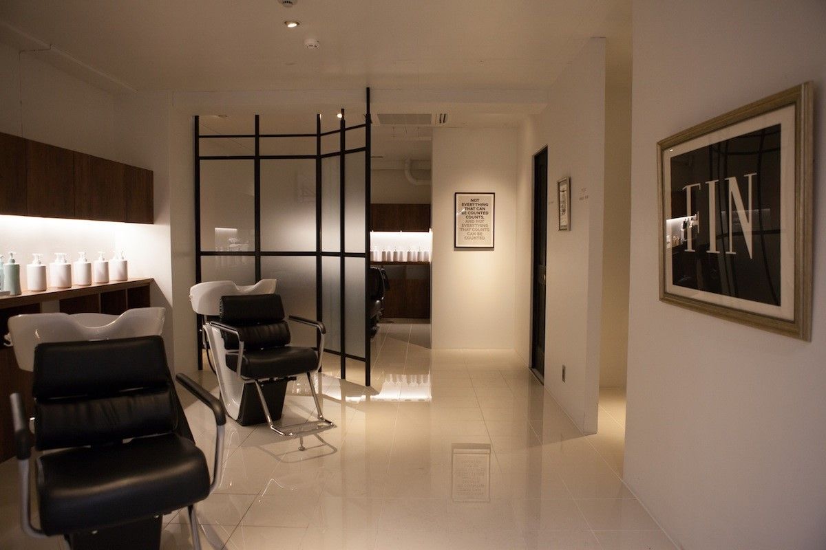 【烏丸】≪完全週休2日制≫≪社会保険完備≫≪安心の教育環境≫≪夏季冬季休暇あり（各4,5日）≫自分のスキルを更にアップさせたい方は必見！レッスン環境が整っているので自信を持ってデビューできますよ！「JILI（ジリ）」からアシスタント（美容師）の求人☆☆